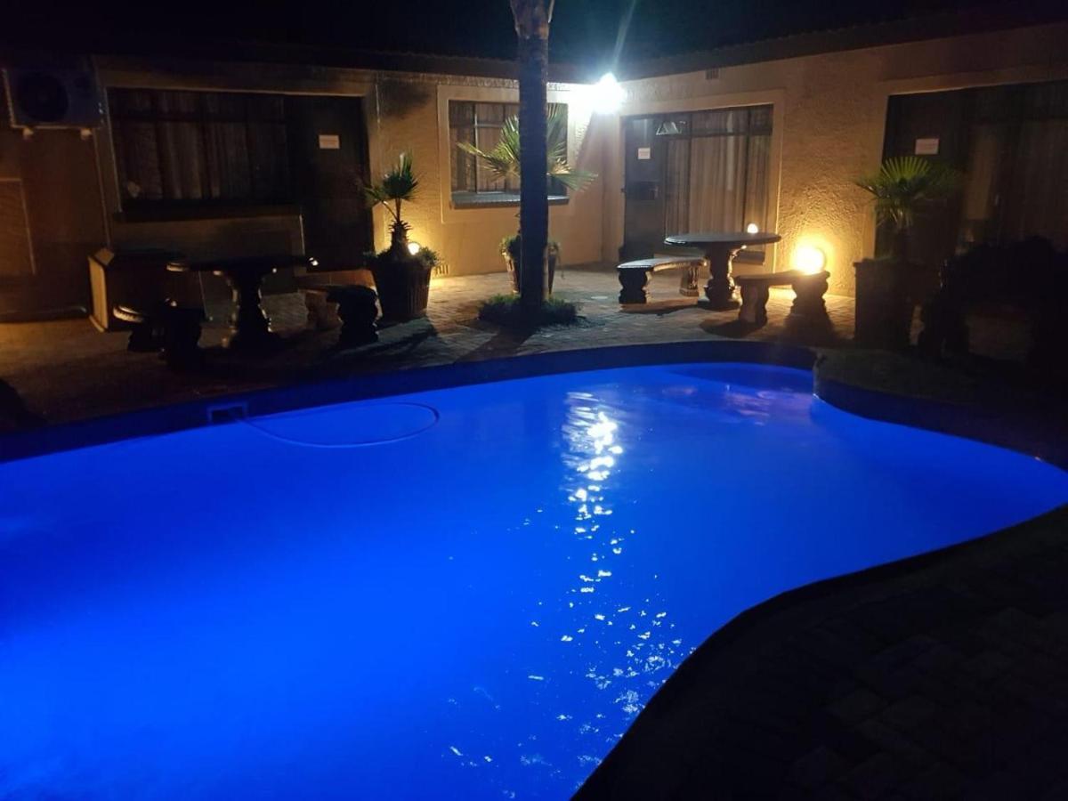 Nkwasi Lodge 파리스 외부 사진